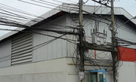 ให้เช่าโรงงาน / โกดัง - ให้เช่าโกดังพร้อมออฟฟิศอยู่ถนนลาดกระบังกรุงเทพซอยลาดกระบังขนาดพื้นที่ 400 ตร.ว.