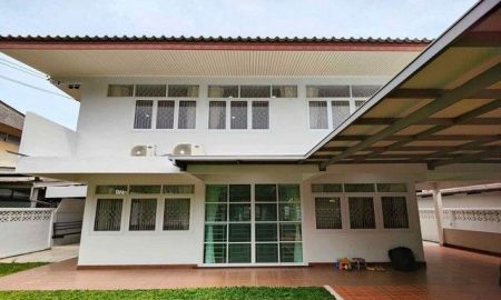 ให้เช่าบ้าน - ให้เช่าบ้านเดี่ยว 90 ตร.วา 3 ห้องนอน 3 ห้องน้ำง ซอย ศรีบูรพา จดทะเบียนใด้ ใกล้ เดอะมอลล์บางกะปิ