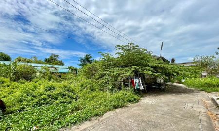 ขายที่ดิน - ขายที่ดินเชิงเนินเนื้อที่ 107 ตรว. ซอยสุขใจ ติดถนนคอนกรีตใกล้ถนนเส้นสี่เลน36-90เมตร เมืองระยอง