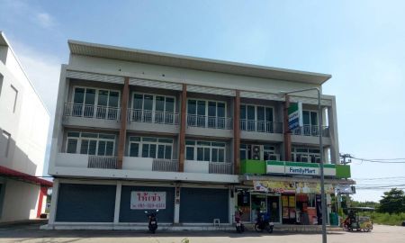 ให้เช่าอาคารพาณิชย์ / สำนักงาน - ให้เช่าตึกแถวสินสาคร ติด family mart หน้าหมู่บ้านซื่่อตรงสารินและนิคมอุตสาหกรรมสินสาคร เหมาะแก่การทำธุระกิจ แหล่งชุมชน ทำเลดี
