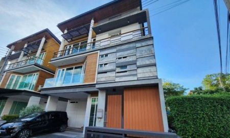 ให้เช่าบ้าน - ให้เช่าบ้านเดี่ยว3ชั้น พร้อมสระว่ายน้ำส่วนตัวใจกลางเมือง โครงการThe Gallery House Pattern มี4 นอน 6 น้ำ 1 แม่บ้าน ราคา160,000บาท