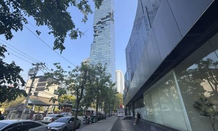 ให้เช่าอาคารพาณิชย์ / สำนักงาน - ให้เช่าพื้นที่ อาคารมหานครเซ็นเตอร์ Mahanakhon Center ชั้น 1 ห้องกระจก เนื้อที่ 226 ตารางเมตร ค่าเช่าเดือนละ 169,500 บาท*