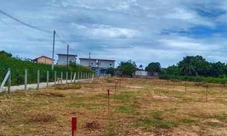 ขายที่ดิน - ขายที่ดินหนองขามถมแล้ว 3 ไร่ ติดถนนซอย6ชุมชนหนองค้อ ใกล้นิคมปิ่นทอง2-4กม.ใกล้ท่าเรือแหลมฉบัง-13กม. อ.ศรีราชา ชลบุรี