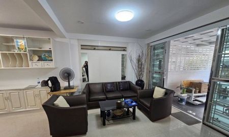 ขายทาวน์เฮาส์ - เช่า29,000 ขาย4.5 ล.ทาวน์โฮม 3 ชั้น รีโนเวทใหม่ทั้งหลัง ศุภาลัย วิลล์ สุขุมวิท - ศรีนครินทร์