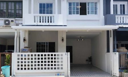 ขายทาวน์เฮาส์ - บ้านพร้อมอยู่ ทำเลดี หมู่บ้านวรารักษ์ ถนนเลียบคลองสอง 27คลองสามวา ฟรีโอน