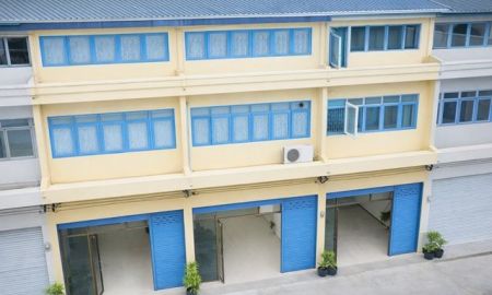 ให้เช่าอาคารพาณิชย์ / สำนักงาน - เซ็นทรัล พระราม3 400ม. ถ.สาธุประดิษฐ์35-43 ตึกแถว 3 ชั้นให้เช่า 4 นอน ตลาดรุ่งเจริญ 200 ม.2 น้ำ 12 ตร.ว. 144 ตร.ม.