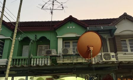 ขายทาวน์เฮาส์ - ขายบ้าน ทาวน์เฮาส์ 2 ชั้น หมู่บ้านร่มเย็นวิลล่า เพชรเกษม 63