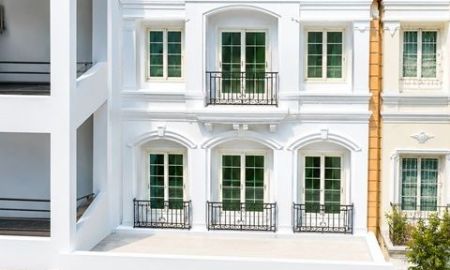 ให้เช่าทาวน์เฮาส์ - BTS บางหว้า 1.45กม. 32ตร.ว. ถ.ราชพฤกษ์6-8 จรัญ13 ทาวน์โฮมหรู 3ชั้น 3นอน 250ตร.ม. พร้อมเฟอร์ฯสระว่ายน้ำ ม.สยาม 1.5 กม.