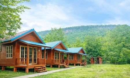 ให้เช่าบ้าน - เขาใหญ่ หมูสี ที่ดินวิวภูเขา 360 องศา บ้านน็อคดาวน์ 3 หลัง 1 ไร่ 23 ตร.ว. ใจกลาง ปากช่อง กรีนเนอรี่ รีสอร์ท 500 ม.