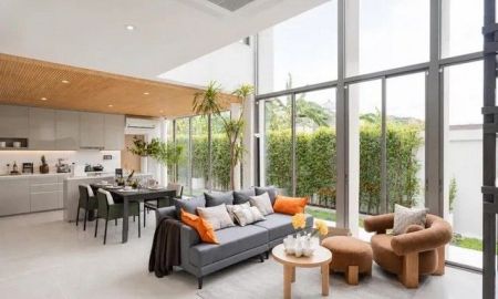 ขายบ้าน - Rare Item บ้านหรู 338 ตร.ม. ตรงข้าม Central EastVille เริ่ม 16.9 ล้าน พร้อมแอร์ทั้งหลัง