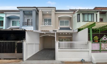 ขายทาวน์เฮาส์ - ทาวน์โฮม 2 ชั้น รีโนเวทใหม่ หมู่บ้านร่มโพธิ์ บางบัวทอง ติดถนนใหญ่ ใกล้สถานีรถไฟฟ้าสี่แยกบางพลู พร้อมอยู่