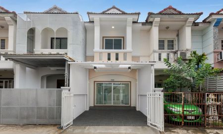 ขายทาวน์เฮาส์ - ทาวน์โฮม 2 ชั้น รีโนเวทใหม่ พุทธชาด บางบัวทอง (ซอยเถ้าแก่น้อย) ใกล้สี่แยกบางพลู ต่อเติมครบ หิ้วกระเป๋าเข้าอยู่ได้เลย