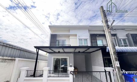 ขายทาวน์เฮาส์ - บ้านหลังมุม นิรันดร์ วิลล์ 10 รีโนเวทใหม่ทั้ง หิ้วกระเป๋าเข้าอยู่ได้เลย