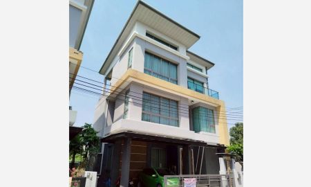 ขายบ้าน - ขายบ้านเดี่ยว โฮมออฟฟิศ 3 ชั้น (แปลงมุม) ซอยรัชดาภิเษก 30 จันทรเกษม เขตจตุจักร ใกล้รถไฟฟ้าสีเหลือง สถานีลาดพร้าว