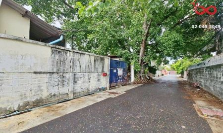ขายที่ดิน - ขายที่ดิน 110 ตร.ว. ถ.สุทธิสารวินิจฉัย ซอยพุ่มอุไร พร้อมสิ่งปลูกสร้าง ใกล้ MRT สุทธิสาร