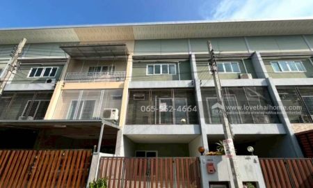 ขายทาวน์เฮาส์ - ด่วน ขายทาวน์เฮ้าส์3ชั้น แอดโฮม3 ลาดพร้าว107 ซ.ดีสมโชค บางกะปิ พื้นที่ 22.60 ตรว. ราคาพิเศษ สภาพดี ใกล้รถไฟฟ้าสายสีเหลือง ม.RBAC