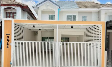 ขายทาวน์เฮาส์ - หมู่บ้านปิยะแลนด์ (ถนนเมน) บ้านเลขที่ 96/44 [ ต.คูคต อ.ลำลูกกา จ.ปทุมธานี ]