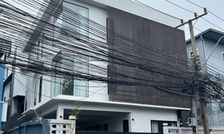 ให้เช่าบ้าน - ให้เช่าบ้าน 3 ชั้น ย่านสุทธิสาร ห้วยขวาง มีเฟอร์นิเจอร์ ใกล้MRTสุทธิสาร/ห้วยขวาง