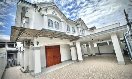 ให้เช่าบ้าน - หมู่บ้านรังสิยา อุดมสุข 58 บ้านเดี่ยวรีโนเวทใหม่ 70 ตารางวา 4 ห้องนอน 4 ห้องน้ำ ตกแต่งครบ