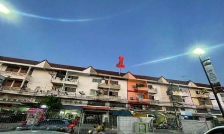ขายอาคารพาณิชย์ / สำนักงาน - ขายอาคารพาณิชย์ตรงข้ามหน้าห้างฟู้ดแลนด์ซอยสายไหม 56 รวม2อาคารติดกัน ตีทะลุกันได้เป็นทาวน์เฮาส์รวมเนื้อที่ 42.4 ตรว