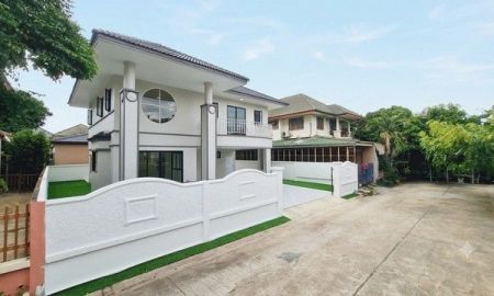 ขายบ้าน - ม.ดิเอมเมอรัลด์ การเด้นฯ บ้านเดี่ยวหลังใหญ่ในโครงการฯ ที่ติดถนนราชพฤกษ์ ใกล้รถไฟฟ้า สถานีบางรักน้อยฯ ติดห้างเพียวเพลส ใกล้โลตัสนอร์ท