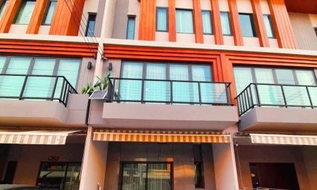 ให้เช่าทาวน์เฮาส์ - ให้เช่า ทาวน์โฮม 3 ชั้น โครงการ ไอเจ้นท์ พัฒนาการ 99 เดินทางสะดวกสบาย ราคาต่อรองได้ พร้อมอยู่ ราคา 55,000 บาท/เดือน