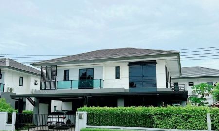ขายบ้าน - ขายบ้านหรู 2 ชั้น ทำเลดีที่สุดในโครงการ บริทาเนีย บางนา สุวรรณภูมิ กม.26