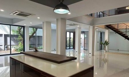 ขายบ้าน - ขายบ้านเดี่ยว3ชั้น ใกล้ BTS พระโขนง สุขุมวิท 71 เดินทางสะดวกใกล้ ทองหล่อ เอกมัย และพระราม 9 พร้อมสระว่ายน้ำส่วนตัว