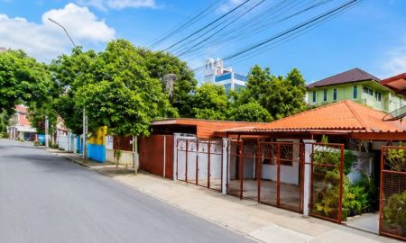 ให้เช่าอาคารพาณิชย์ / สำนักงาน - พระราม 9-ศรีนครินทร์ บ้าน มีรถสองแถวผ่าน BigC Mini 7-11 ซิตีลิงก์ 4นอน 50 ตร.ว. 200 ตร.ม.