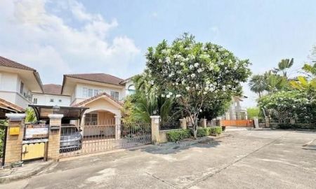 ขายบ้าน - บ้านเดี่ยว 4 ห้องนอน บนที่ดิน 76 ตร.ว. พื้นที่ใช้สอยกว่า 251 ตร.ม. ทำเลหางดง สันป่าตอง พร้อมของแถมครบ ในราคาเพียง 4.89 ล้านบาท