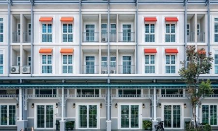 ให้เช่าทาวน์เฮาส์ - โฮมออฟฟิศ 3.5 ชั้นดีไซน์สไตล์ยุโรป ฟังก์ชั่น 2 นอน 3 น้ำ ม.อัสสัมชัญ สุวรรณภูมิ 900 ม.พร้อมเฟอร์ฯ
