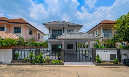 ขายบ้าน - ขายบ้านเดี่ยว 2 ชั้น เต็มสิริ พาร์ค 2 ถนนมิตรไมตรี 61.9 ตรว. 4 นอน 2 น้ำ มีพื้นที่สวนรอบบ้าน