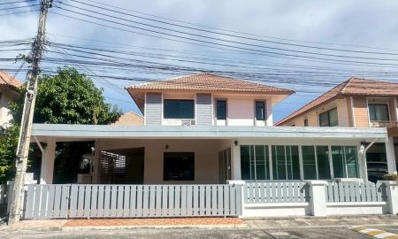 ให้เช่าบ้าน - บ้านสวย รีโนเวทใหม่ทั้งหลัง พร้อมลงเฟอร์นิเจอร์ใหม่ให้แล้ว ใครกำลังมองหาบ้านเช่า บอกเลยว่าฟีลเหมือนได้อยู่บ้านใหม่เลยค่ะ!