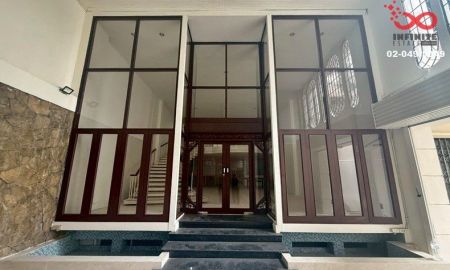 ขาย-ให้เช่าอาคารพาณิชย์ / สำนักงาน - ขายและให้เช่าตึกแถว 5.5 ชั้น 70 ตร.ว. ถนนพระราม 4 - จารุเมือง บรรทัดทอง ปทุมวัน รีโนเวทใหม่ ใกล้ MRT หัวลำโพง
