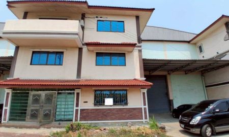 ขายโรงงาน / โกดัง - ขายอาคารสำนักงาน 3 ชั้น พร้อมโกดัง เนื้อที่ 154 ตรว. พื้นที่ใช้สอย 400 ตร.ม ซอยอยู่เจริญ 1 คอกกระบือ อำเภอเมือง จังหวัดสมุทรสาคร