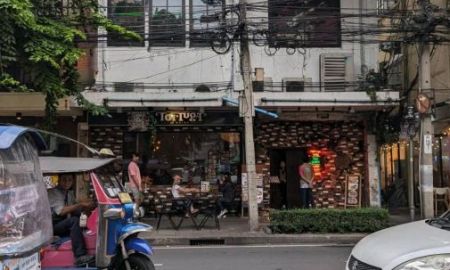 ขายอาคารพาณิชย์ / สำนักงาน - เซ้งกิจการบาร์และร้านอาหาร 2 คูหา 3 ชั้น ทำเลศักยภาพบนถนนบรรทัดทอง พร้อมดำเนินกิจการต่อได้ทันที