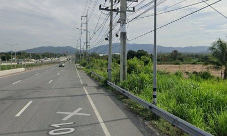 ขายที่ดิน - ขายที่ดินสุรศักดิ์ 30 ไร่ ทำเลดีราคาเพียง 4.5 ล้าน/ไร่ ติดถนนเลียบมอเตอร์เวย์7ชลบุรี-พัทยา ติดคลอง อ.ศรีราชา ชลบุรี