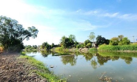 ขายที่ดิน - ขายที่ดินติดคลอง 2 ไร่ องครักษ์ คลอง 25 หลัง มศว หน้าน้ำวิวสวย ด้านหน้าติดถนนคอนกรีต เหมาะปลูกบ้านสวน