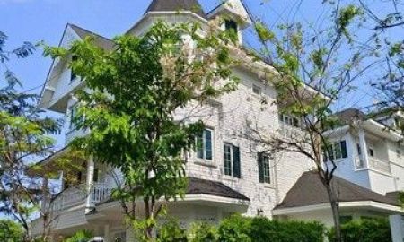 ให้เช่าบ้าน - บ้านเดี่ยวหลังใหญ่สไตล์ยุโรป 3 ชั้น 4 ห้องนอน 5 ห้องน้ำ โครงการแฟนตาเซีย วิลล่า บางนา International Village