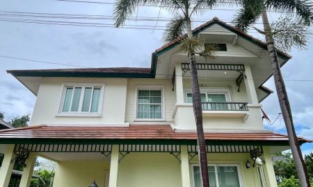 ขายบ้าน - ขายบ้านเดี่ยวสไตล์ร่วมสมัย กลิ่นอายคลาสสิก-โคโลเนียล (Colonial House) อบอุ่น ฟีลบ้านสวนร่มรื่น ในหมู่บ้านภานน สันผีเสื้อ เชียงใหม่