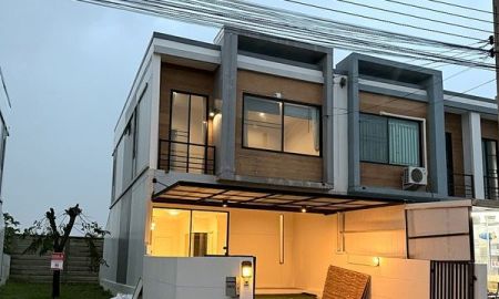 ขายทาวน์เฮาส์ - ทาวน์โฮมหลังมุม พร้อมเข้าอยู่ 26.6 ตร.ว 2.59 ล้านบาท 4ห้องนอน 3ห้องน้ำ ฟรีโอน