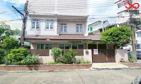 ขายทาวน์เฮาส์ - ขายทาวน์เฮาส์ 2 ชั้น 27 ตรว. ถนนนวมินทร์ หมู่บ้านปรีชา 2 นวมินทร์ 65 หลังมุม ใกล้ MRT บางกะปิ