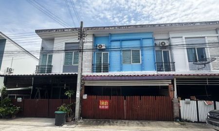 ให้เช่าทาวน์เฮาส์ - ให้เช่าทาวน์เฮ้าส์ หมู่บ้านกัสโต้ บางนา-สุวรรณภูมิ เนื้อที่ 18.5 ตร.ว. 2 ชั้น 3 นอน 2 น้ำ พร้อมอยู่