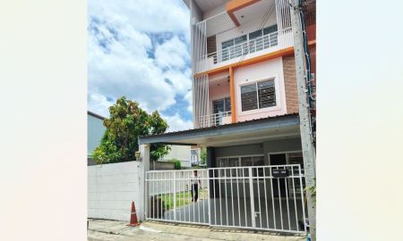 ขายทาวน์เฮาส์ - บ้านรัชธานี 10 ซอยคู้บอน 27 เขตบางเขน ทาวน์เฮ้าส์ 3 ชั้น แปลงมุม ติดสวน 49 ตารางวา 3 นอน 4 น้ำ