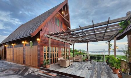 ขายบ้าน - ขายบ้านพร้อมที่ดิน Luxury House ติดริมแม่น้ำเจ้าพระยา เนื้อที่ 1 ไร่ อำเภอเมืองปทุมธานี ราคา 35 ล้านบาท