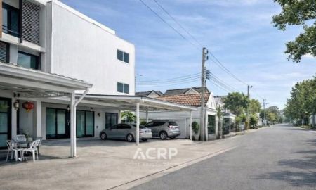 ขาย-ให้เช่าอาคารพาณิชย์ / สำนักงาน - ขาย/ให้เช่า อาคารพาณิชย์ 2 คูหา บางนา กม.10 ซอยมหาชัย หลังมุม ใกล้เมกาบางนา สภาพดี
