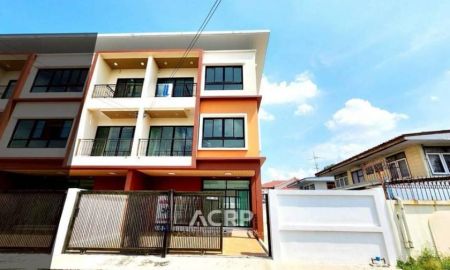 ขายบ้าน - ขายทาวน์โฮม 3 ชั้น หลังมุม นวมินทร์ 70 บ้านใหม่ หลังใหญ่ ใกล้ถนนใหญ่ประเสริฐมนูกิจ