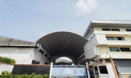 ขายโรงงาน / โกดัง - ขายด่วนโรงงานพระประแดง มีใบ รง.4 พลาสติก หม้อแปลง 1250KVA เครน 2 ตัว ลิฟต์ขนส่งและห้องพักคนงานครบวงจร