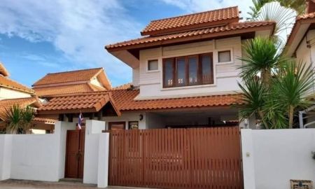 ให้เช่าบ้าน - ปล่อยเช่าบ้านหรูเฟอร์ฯ ครบ 300 ตร.ม. 3 นอน 4 น้ำ 2 ห้องนั่งเล่น มีห้องแม่บ้านแยกส่วน ทำเลบางใหญ่-นนทบุรี