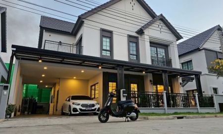 ให้เช่าบ้าน - ขายเช่า บ้านหรู พร้อมอยู่ หมู่บ้าน Centro บางนา ตกแต่งบิ้วอินครบ